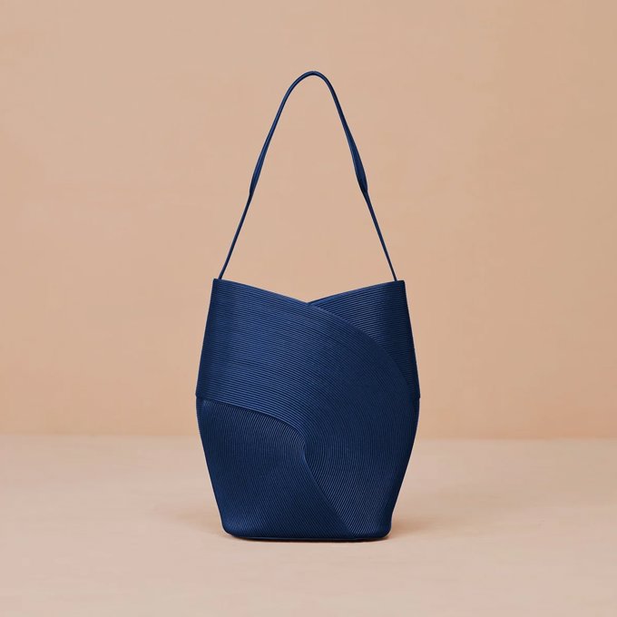 Ilian Shoulder Bag