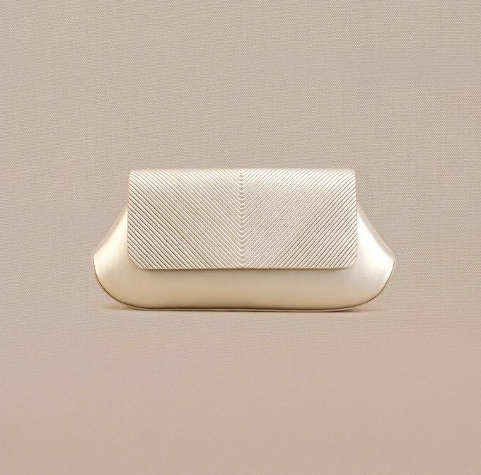 Azra Clutch