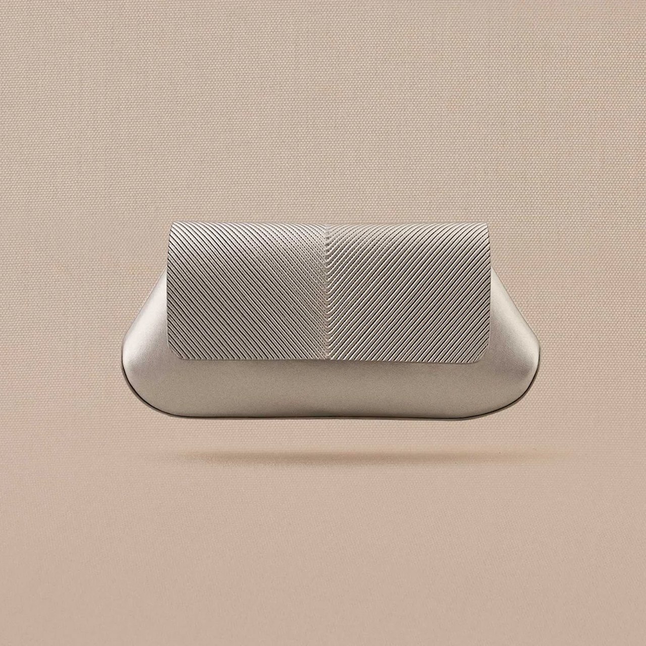 Azra Clutch