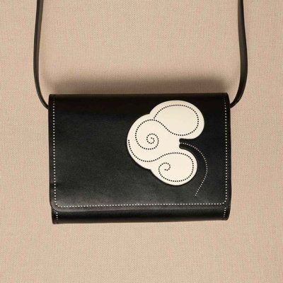 Dilona Sling Bag