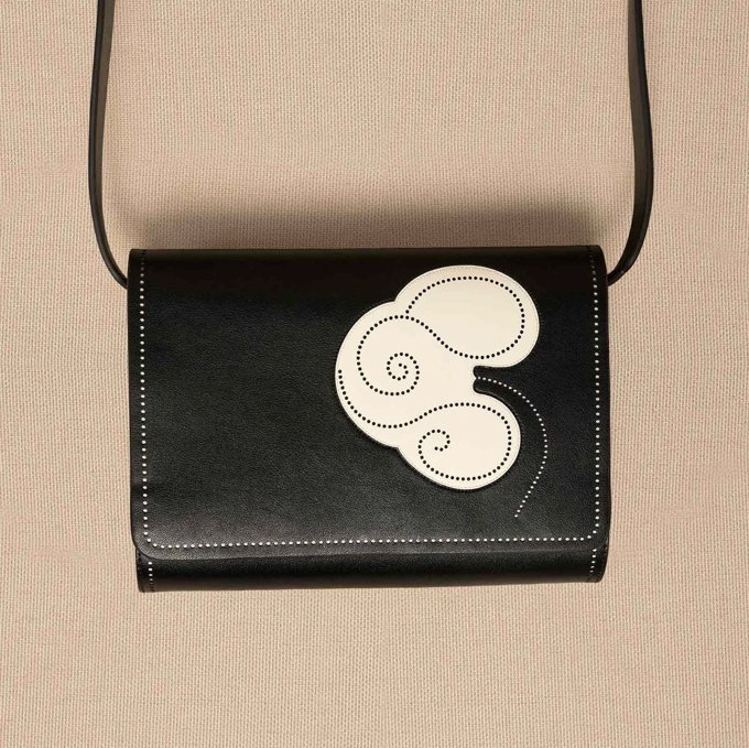 Dilona Sling Bag