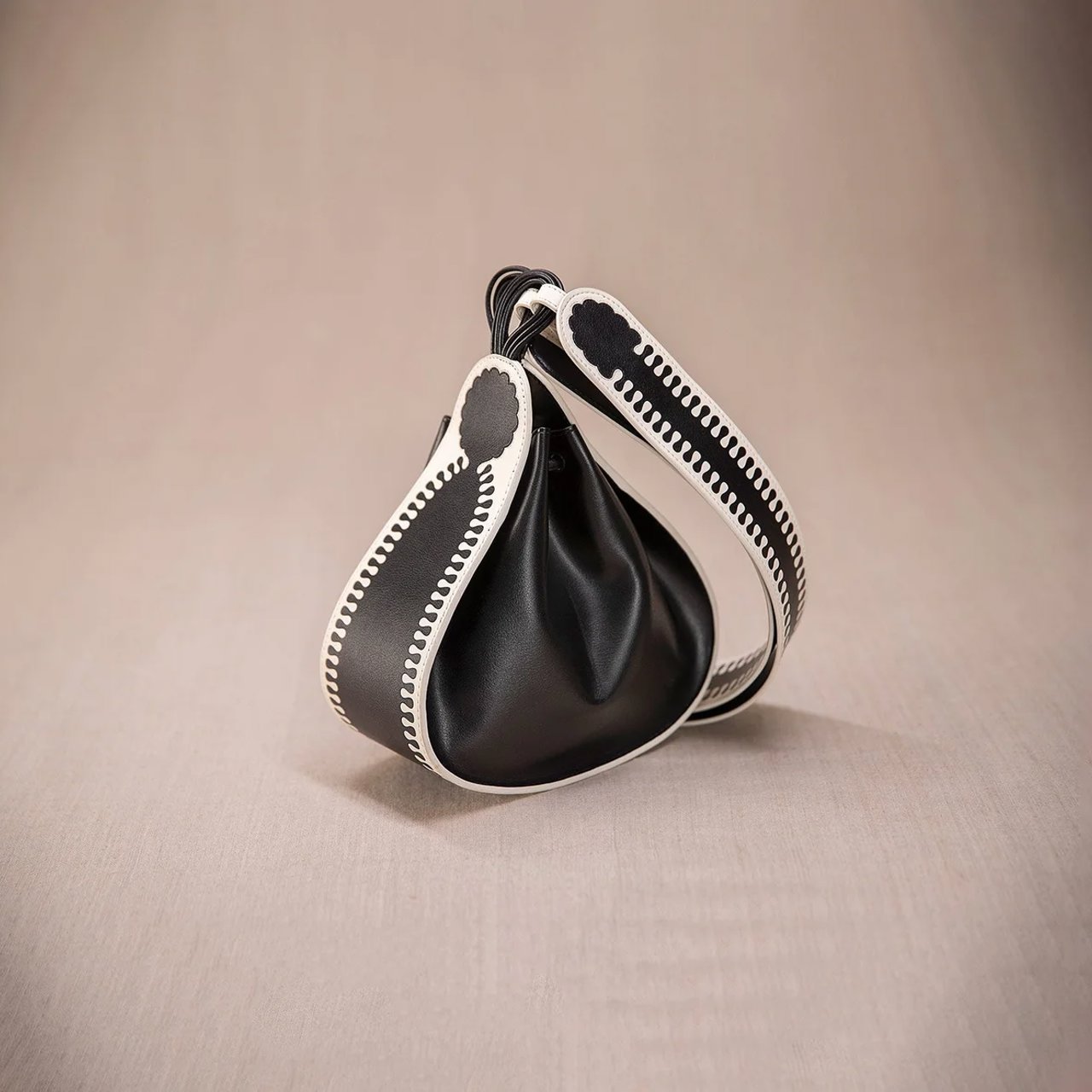 Nusrat Bucket Bag